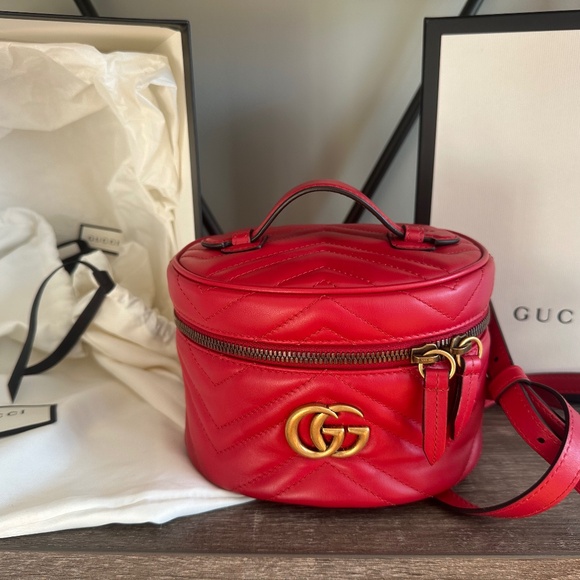 GUCCI RED LEATHER 'GG' MARMONT BACKPACK MINI - Picture 1 of 5